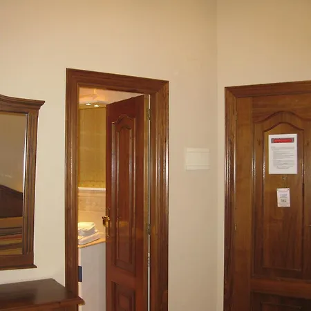 Guest house Granada 2*
