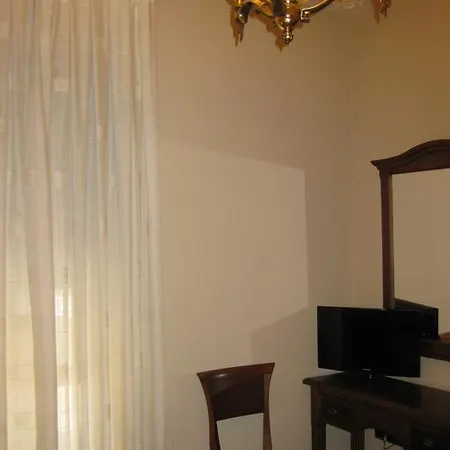 Granada 2* سلامنكا