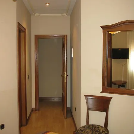Guest house Granada 2*