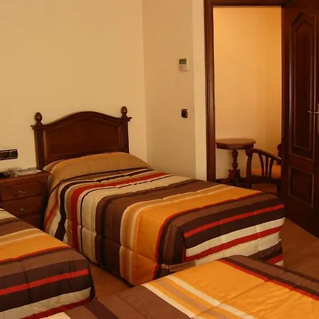 Guest house Granada 2*